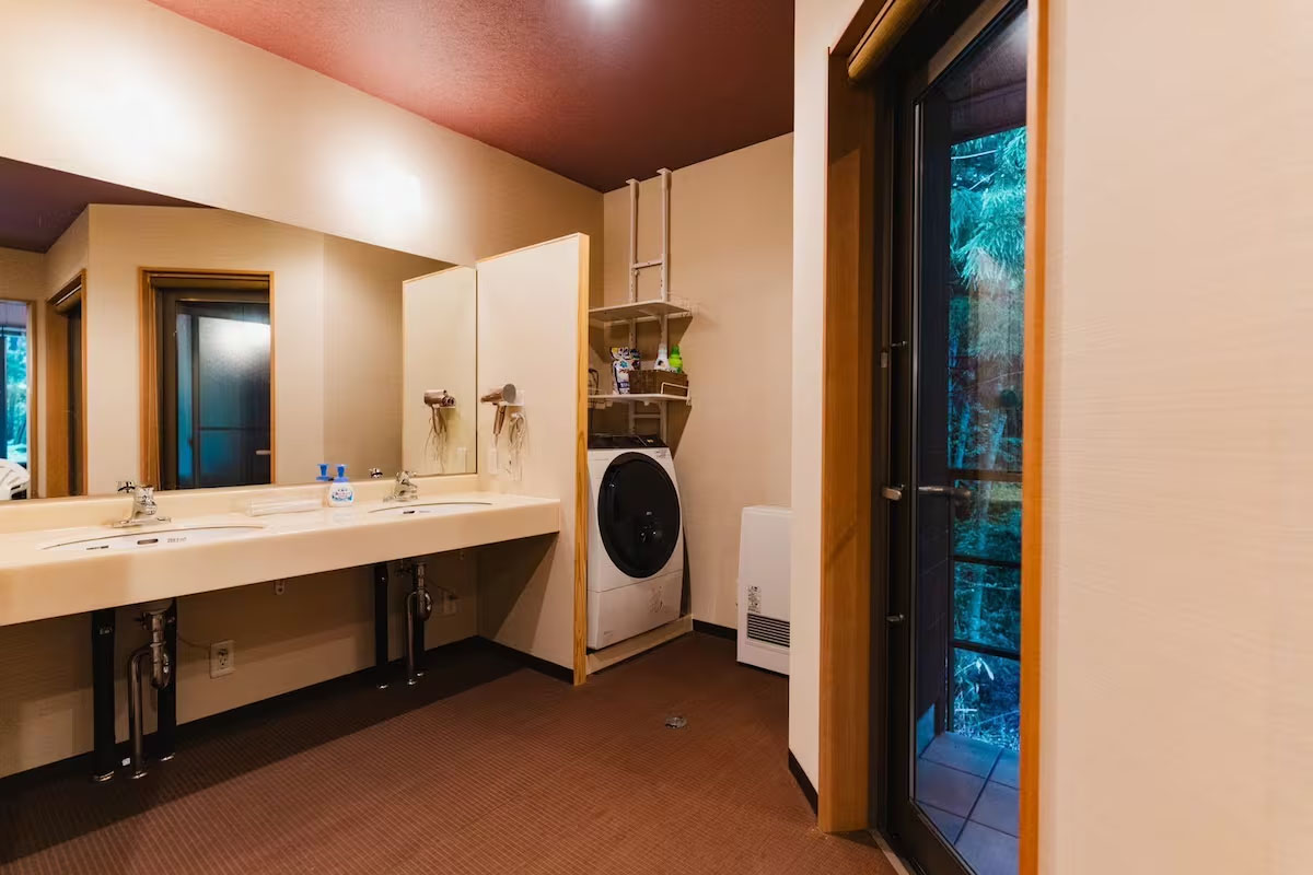 051fea78-0e7c-413c-b1cc-254afee557b2